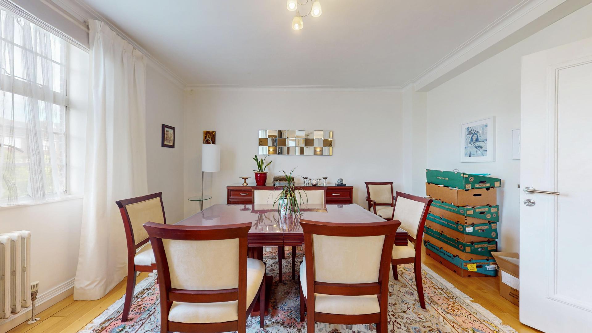 Stunning Apartment Frognal Lane, Hampstead